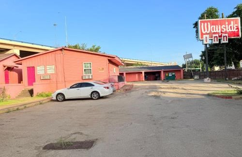 Cedar Crest Hotel | Way Side Inn by Hotel O Dallas near Fair Park Downtown