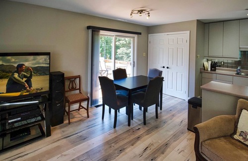 Grand Bend Cottage | Wayfarer Cottage! Close to Everything!
