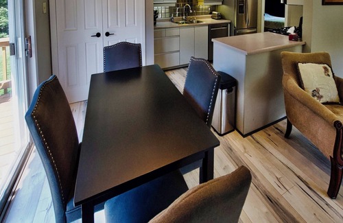 Grand Bend Cottage | Wayfarer Cottage! Close to Everything!