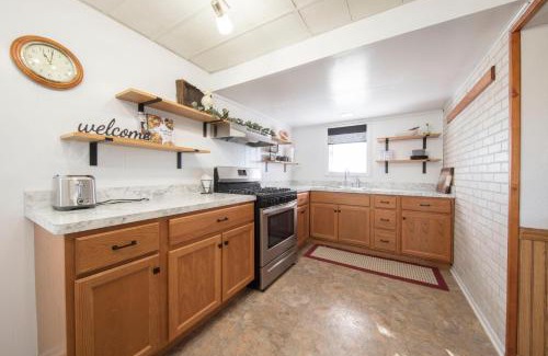 Dalton House | Family-Friendly Retreat at Wayfarer Inn Awaits You!