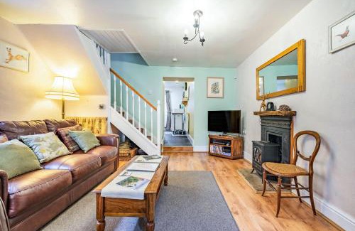 Staindrop House | Pet-Friendly Wayside Cottage: 4-Star Stay with High Ratings