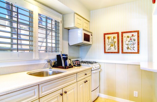 Golden Rectangle Hotel | Elegant Wayside Inn: Rated 9.2 with Family-Friendly Amenities