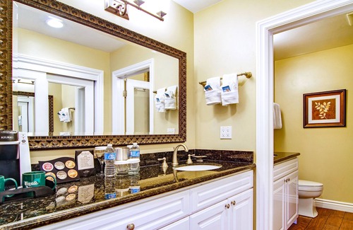 Golden Rectangle Hotel | Elegant Wayside Inn: Rated 9.2 with Family-Friendly Amenities