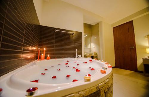 Cusco Hotel | Family-Friendly Wayta Inn with Hot Tub & Breakfast Options