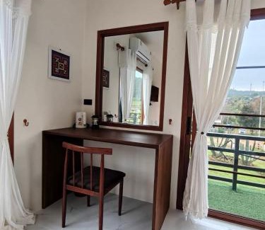 Huai Makhuea Som Hotel | Cozy WC Coffee&ไร่หวานซึ้ง with Hot Tub & Breakfast
