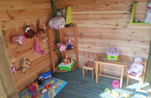 gmina Karsin Apartment | Family-Friendly Getaway at Wczasy na Kaszubach u Hani