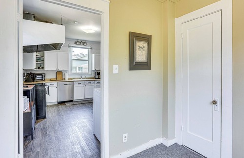 Jackson House | Historic Highland: Game Room & King Size Beds Await You