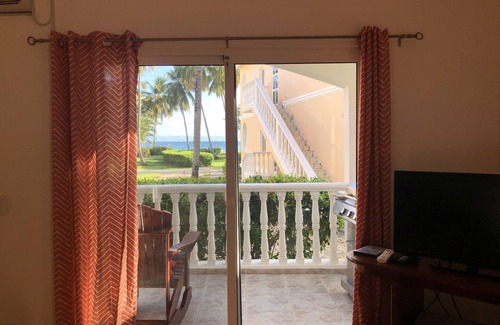 Samana Apartment | Oceanfront Escape: 5 Minutes from Las Galeras, Samana