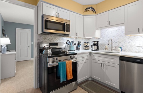 Sarasota Condo | Charming Beachside Condo Near St. Armands Circle