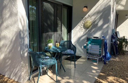Sarasota Condo | Charming Beachside Condo Near St. Armands Circle