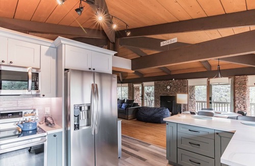 Pine Cabin | We Got Elk! How 'bout You? And Hiking Access too!