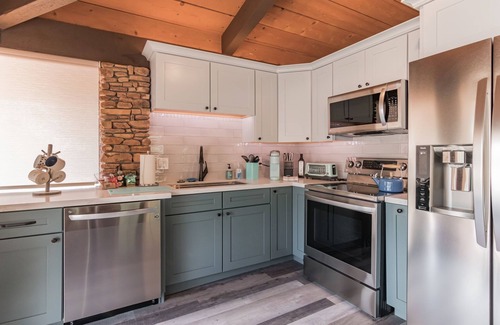 Pine Cabin | We Got Elk! How 'bout You? And Hiking Access too!