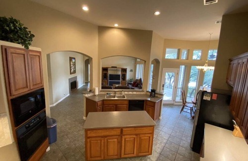 Briarcliff House | Convenient Stay with Golf, Wine & Car Charging Access