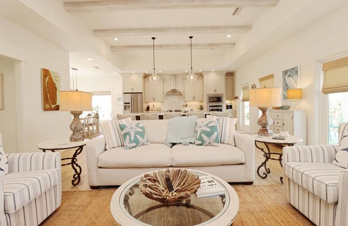 Seagrass House | Experience Lulu’s Beach House: Pet Friendly with Ocean Views