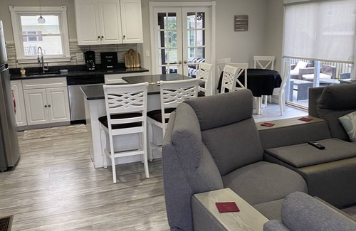 Eastward Look House | Experience Life to the Fullest: Rated 9.4/10 Stay Awaits