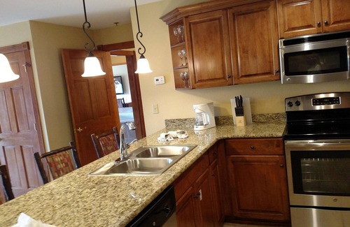 Gatlinburg Resort | Beautiful 2-Bedroom Getaway with Pool & Spa Amenities
