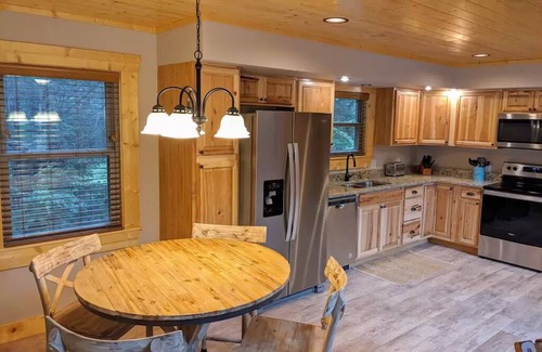 Maggie Valley House | Picture-Perfect Retreat with Mountain Views & Elk Watching