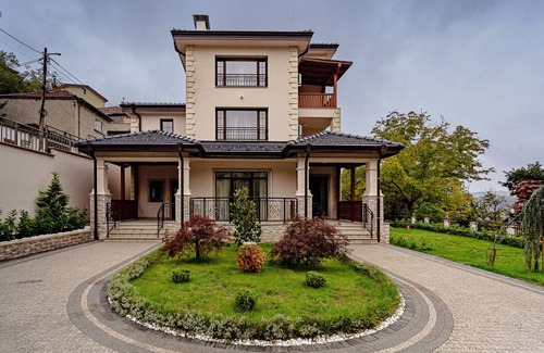 Gabrovo Villa | Experience Comfort and Convenience for Your Family Stay