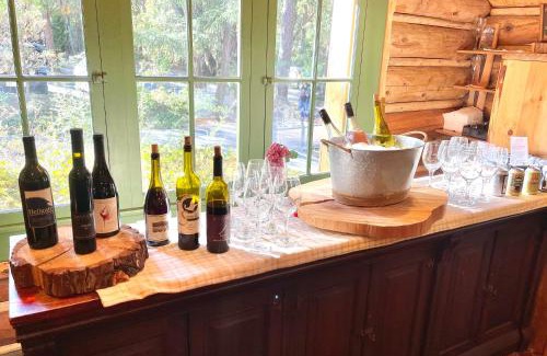 Grants Pass Hotel | Discover Weasku Inn: Guest Rated 9.2 with Family Amenities