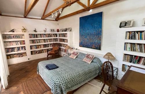 Harare Bed & Breakfast | Inviting Weaver Cottages: Pet-Friendly Retreat with Breakfast