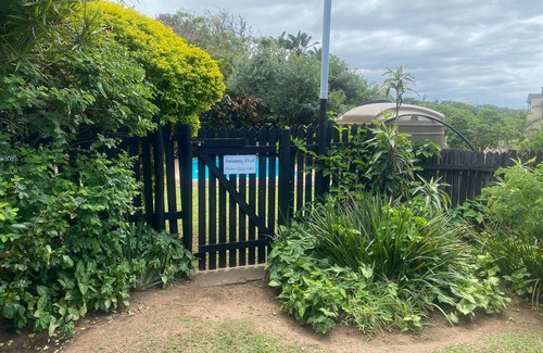 Ramsgate South Apartment | Weavers Nest: Oceanfront Getaway with Breakfast & Pool