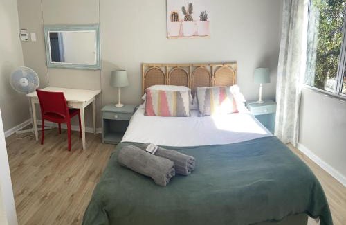 Grahamstown Apartment | Family-Friendly Getaway at Wedmore Place with Solar