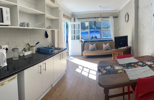 Grahamstown Apartment | Family-Friendly Getaway at Wedmore Place with Solar