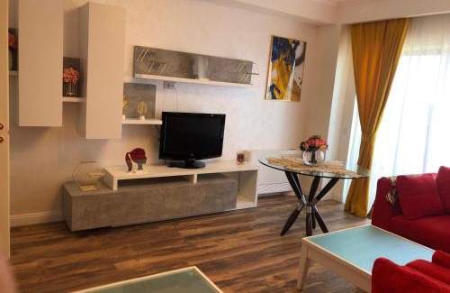 Craiova Apartment | Weekend Vibes: 4-Star Hotel with Breakfast & Top Reviews