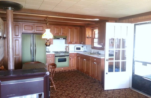 Prudenville Cottage | Last Chance for Summer Getaway with Ocean Views & Spa!