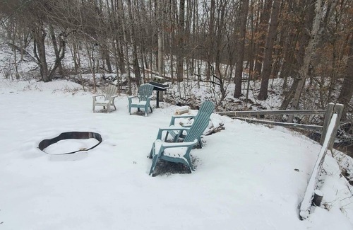 Luther Cabin | Family-Friendly Weekend Cabin Rental with Kitchen Amenities