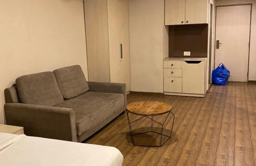 Surat Hotel | Cozy Weekend Homestay by Shan with Pool & Restaurant