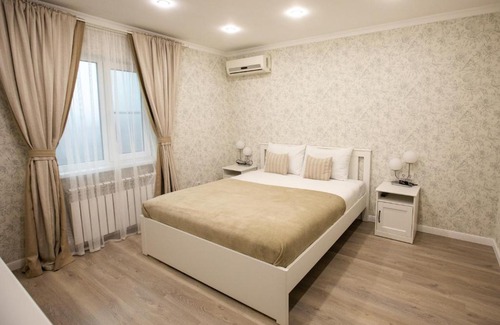 Rostov-on-Don Hotel | Relaxing Weekend Country Club with Pool and Breakfast