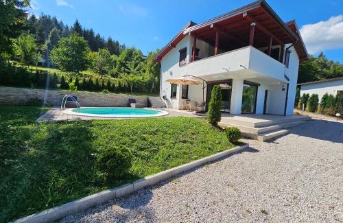 Sarajevo House | Relaxing Poolhouse Retreat in Sarajevo with Ocean Views