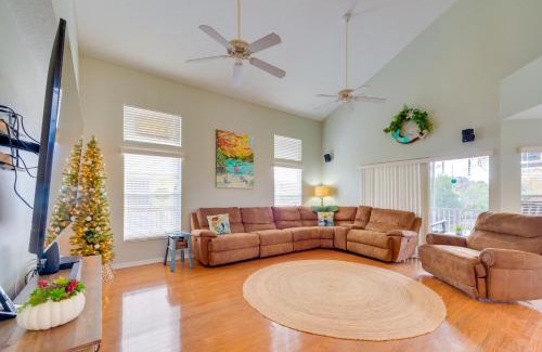 Weeki Wachee Gardens House | Family-Friendly Weeki Wachee River Home Near the Park