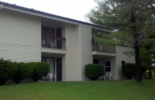 Oconomowoc Condo | Convenient Rentals: Family-Friendly 2 Bedroom/2 Bath Unit!