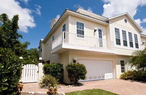Holmes Beach House | Beachfront Paradise with Private Pool & Spa - Guest Rated 10/10