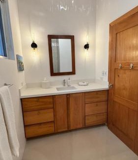 Caye Caulker Hotel | Discover Weezie's Ocean Front Hotel & Garden Cottages