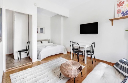 Keskinen District Apartment | Vibrant WeHost Studio Near Park Puijonpuistikko, Vallila