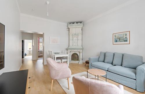 Punavuori Apartment | Stylish 2BR Stay in Prestigious Punavuori, Rated 8.9/10