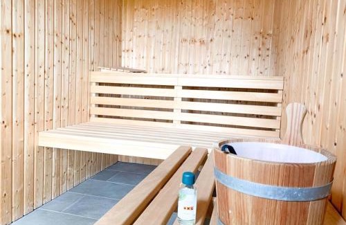 Osterhever House | Experience Relaxation at Weiße Reetdachkate - Family-Friendly Stay