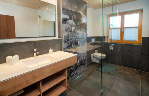 Wertach Apartment | Family-Friendly Weißenbach´s Ferienhof with Breakfast Included