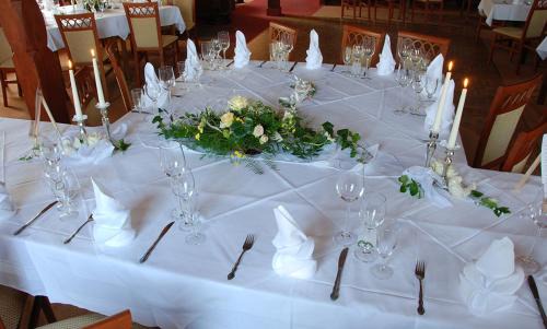 Jonsdorf House | Pet-Friendly Retreat at Weißer Stein Jonsdorf with Breakfast