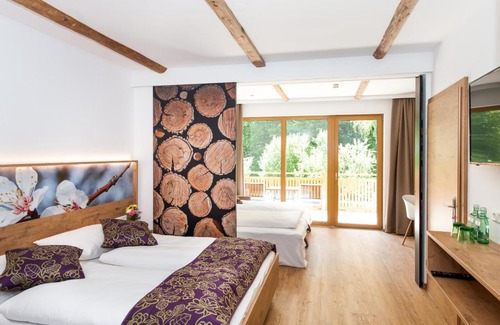 Muehldorf Hotel | Experience Gasthof Weißes Rössl: Rated 9/10 & Pet Friendly