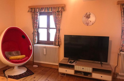 Gusswerk Apartment | Explore Alte Schule Weichselboden: Pet & Child Friendly Stay