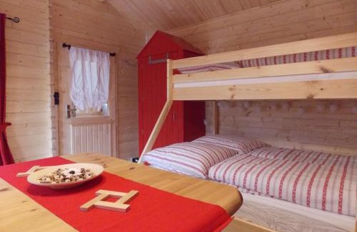 Glan-Munchweiler Ski Chalet | Relaxing Weiherhütte: Oceanfront Haven with Pool Access
