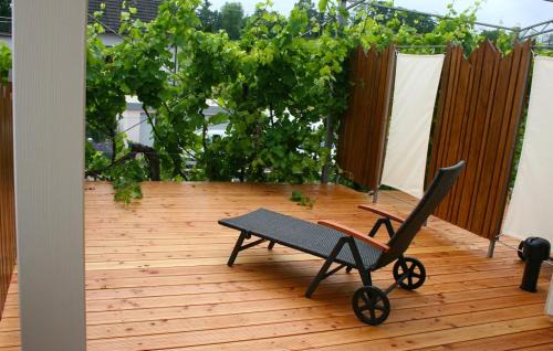 Ilbesheim Hotel | Discover Wein-Domizil Brennofen: Pet-Friendly Oceanfront Retreat