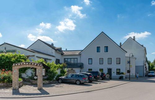 Perl Hotel | Discover Wein Erlebnis Hotel Maimühle: Pet-Friendly Comfort