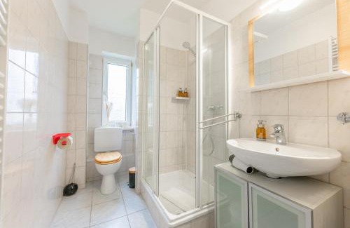 Sued Apartment | Discover Comfort at Weinberg Residence in Prime Location