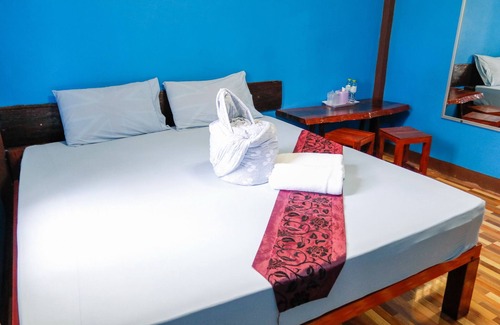 Pa Kho Hotel | Budget-Friendly Weingchan Resort with Pool & Breakfast