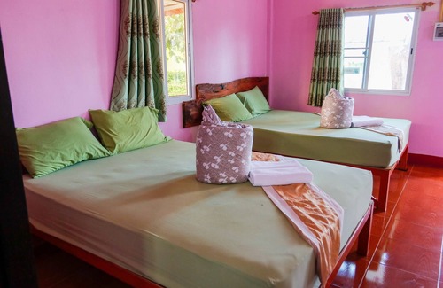 Pa Kho Hotel | Budget-Friendly Weingchan Resort with Pool & Breakfast